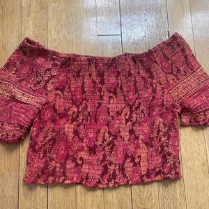 Off the shoulder cropped tee